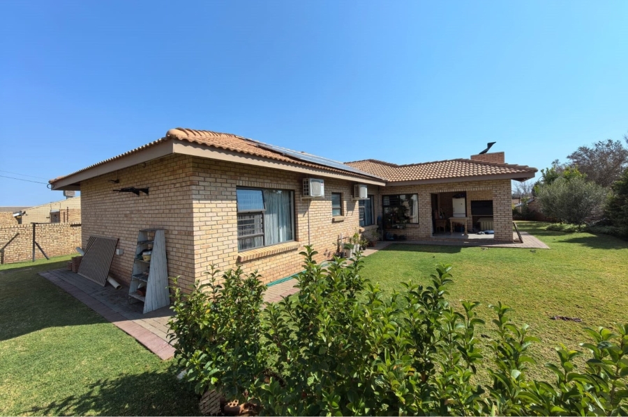 3 Bedroom Property for Sale in Hillcrest Northern Cape